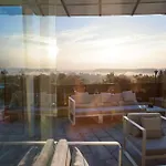 Hotel & Co