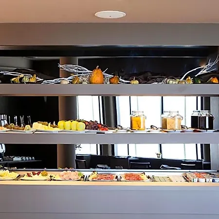 & Co Hotel 4*