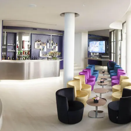 Hotel & Co