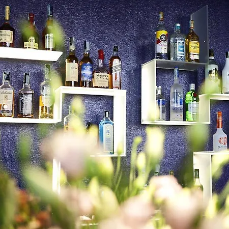 酒店 & Co 4*